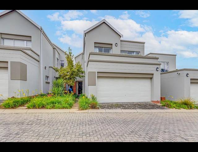 3 BEDROOM CLUSTER FOR SALE IN BRYANSTON WEST